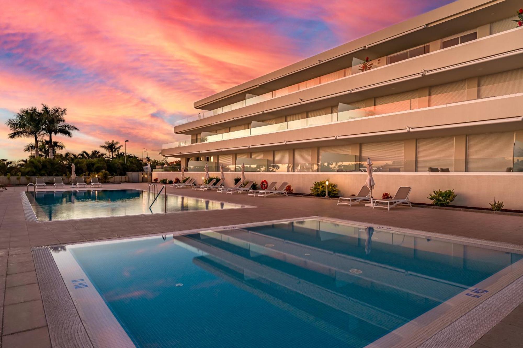Modern New Apartment Las Terrazas De Costa Adeje. Heated Pool, Big Terrace And Private Parking Bagian luar foto
